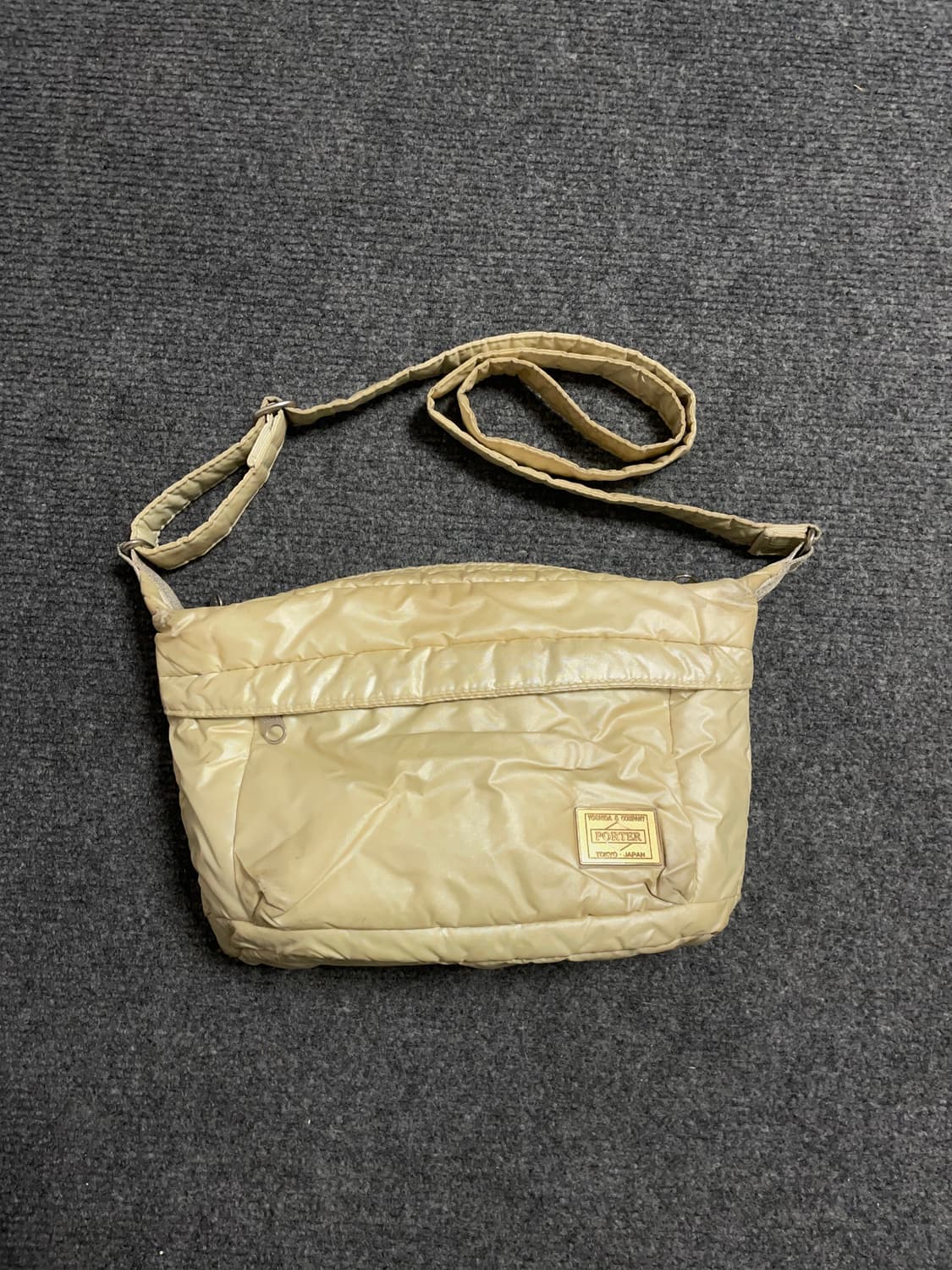 포터 아이보리 패딩 숄더백 상품이미지1