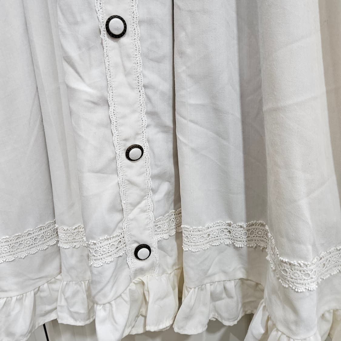 엑시즈팜 레이스 버튼 롱스커트 상품이미지4