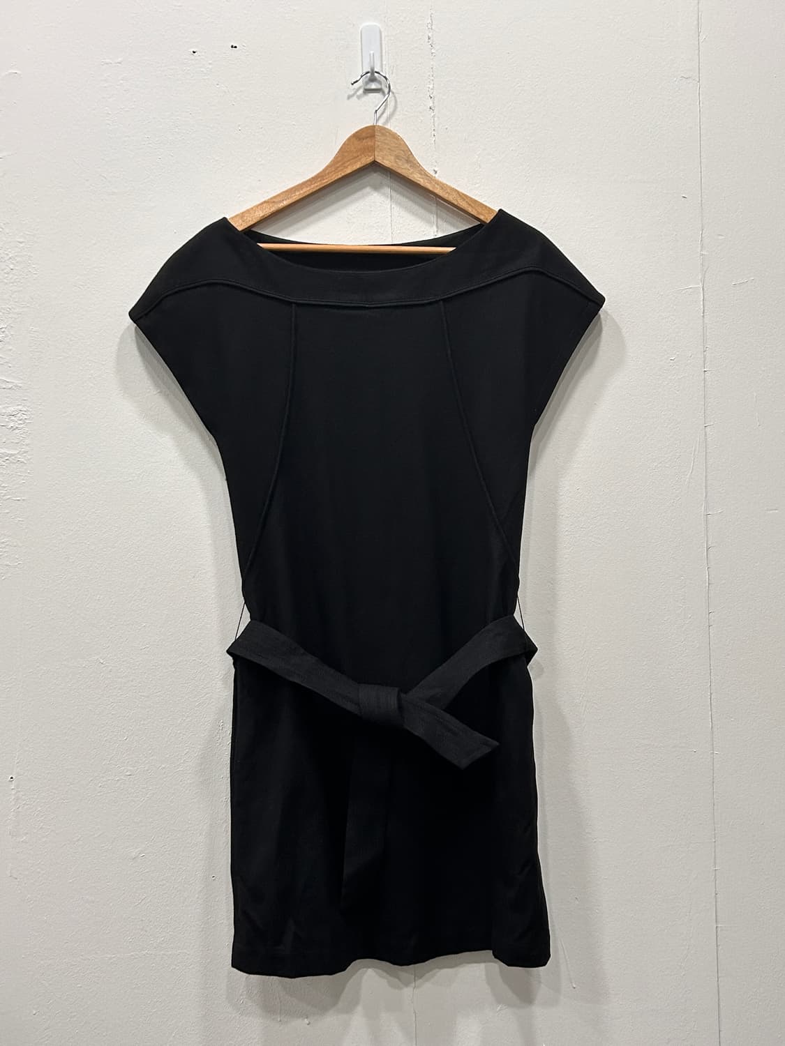 아떼바네사브루노 울 캐시미어 블랙 원피스 36사이즈 상품이미지2