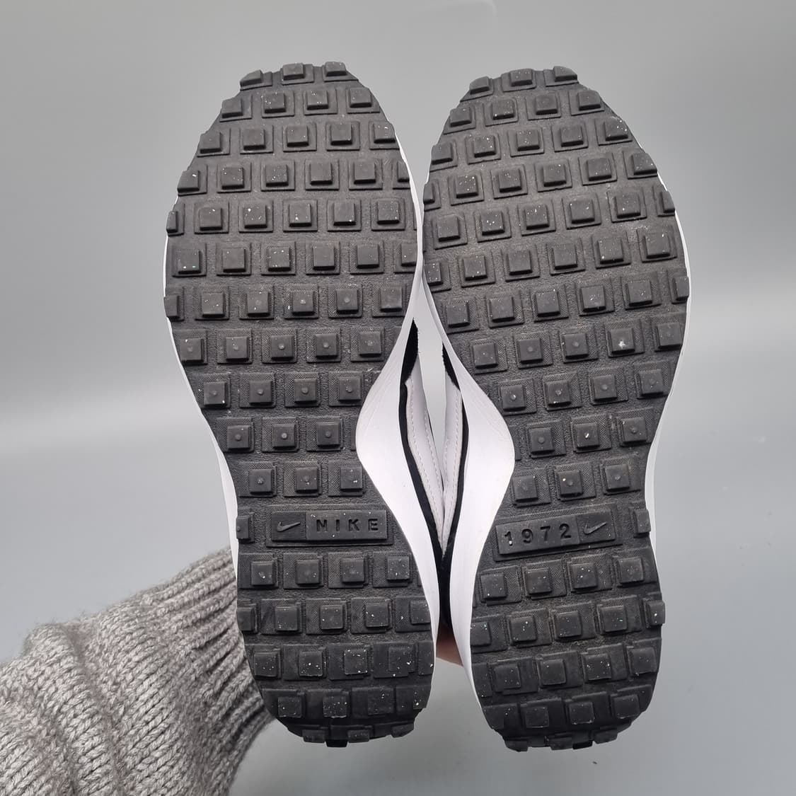 나이키 와플데뷰 검흰 여성운동화240  상품이미지3