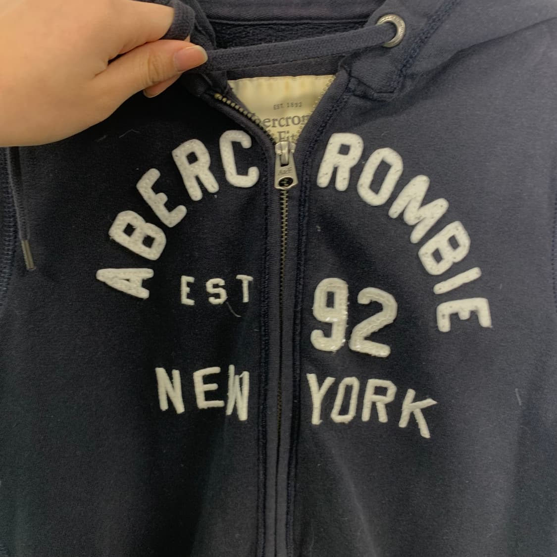 아베크롬비 y2k 와투케 네이비 딱붙 후드집업 상품이미지4