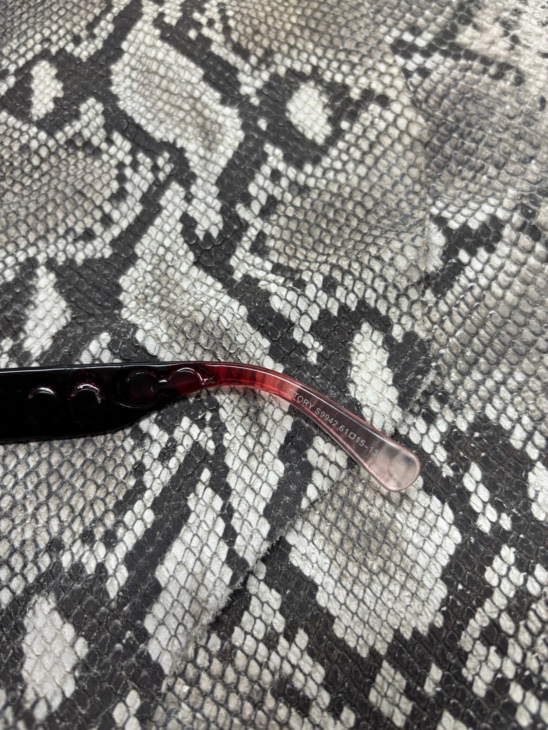 “Vintage” Burgundy sunglasses 상품이미지8