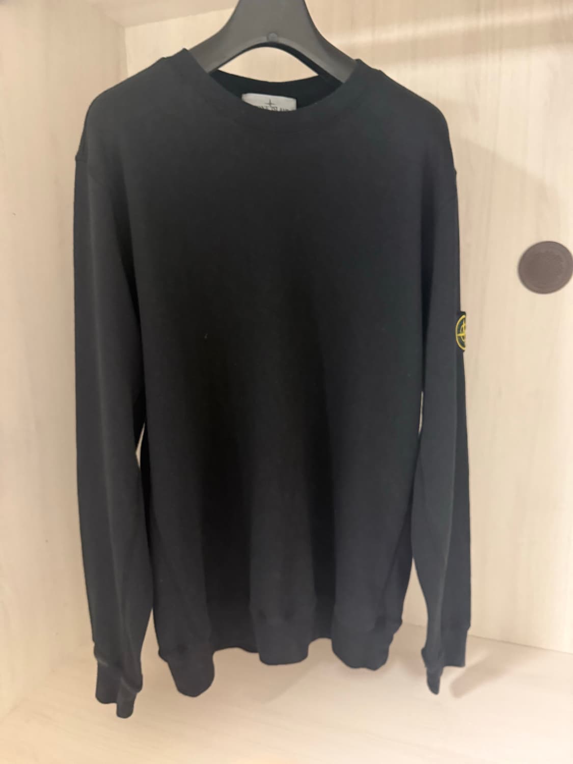 스톤아일랜드 25ss 크루넥 스웨트 셔츠 블랙 상품이미지2