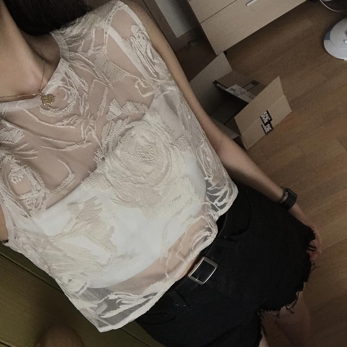 미스치프 크롭 탑 레이스 나시 상품이미지2