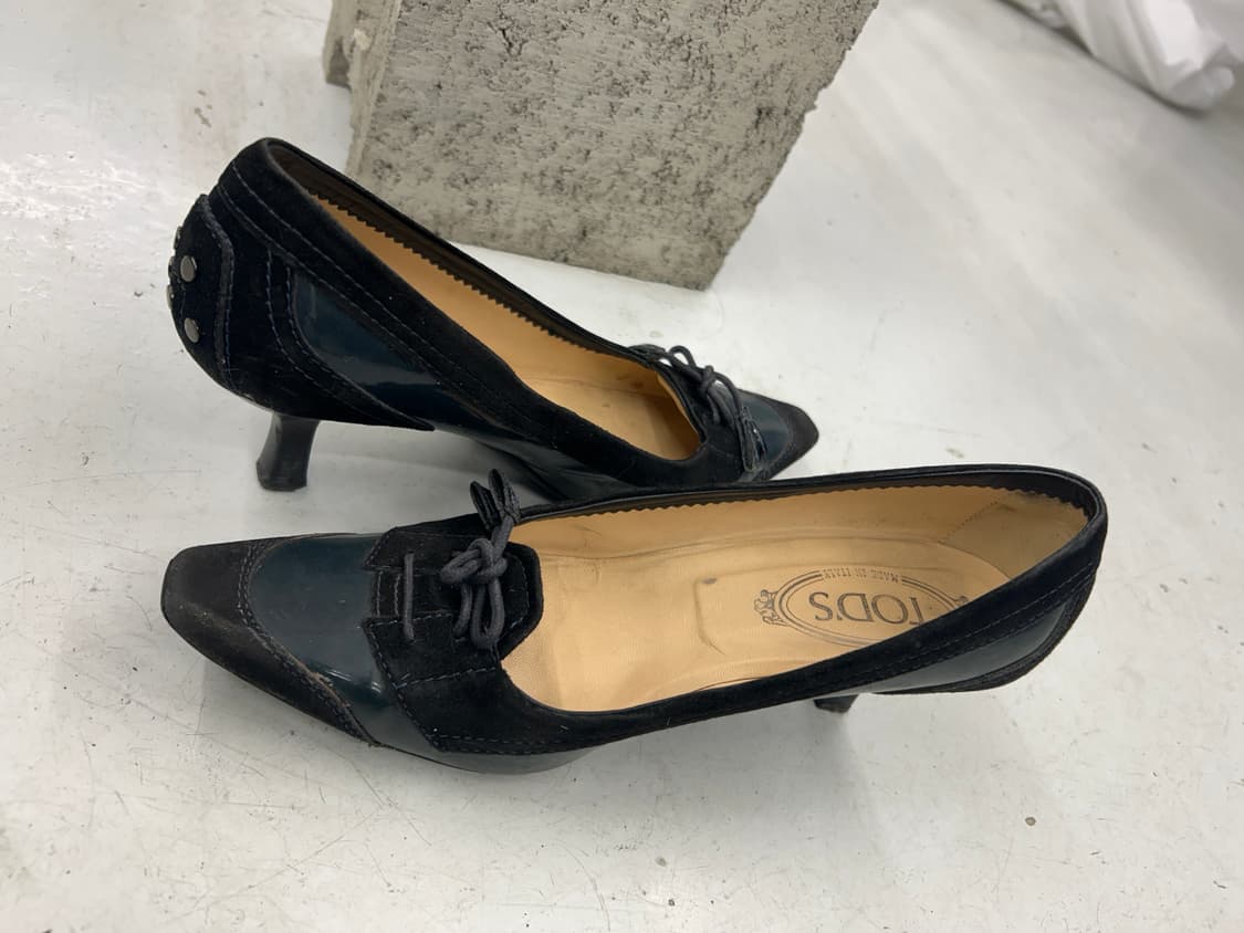 토즈 스트랩 펌프스 힐 상품이미지1