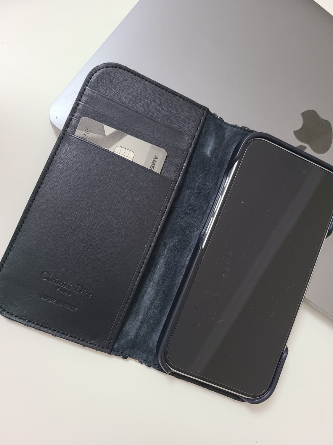 디올 오블리크 30montaigne IPHONE 16 PRO폴리오  상품이미지2