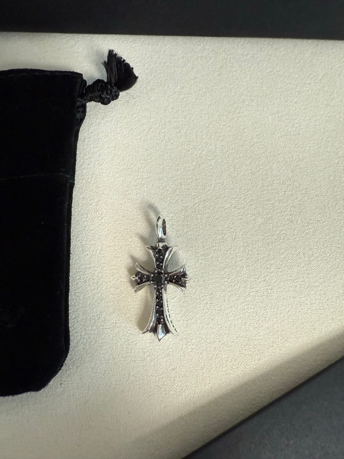 크롬하츠 타이니 크로스 풀파베 블랙 다이아 상품이미지3