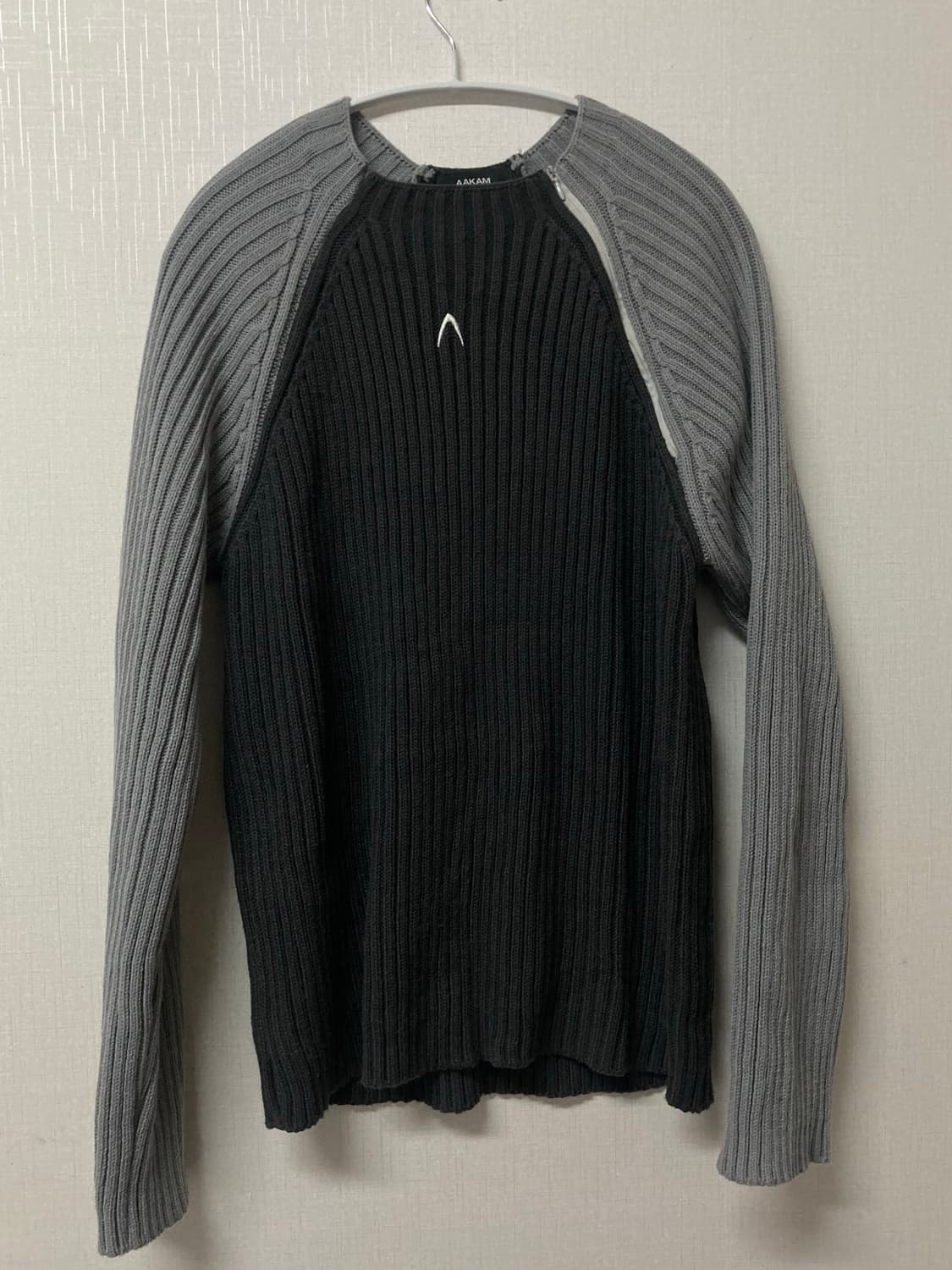 아캄 Paneled Half-Zip Sweater (Dark Gray) 상품이미지1