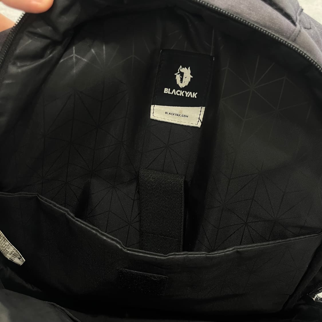 블랙야크 차콜 백팩 상품이미지4
