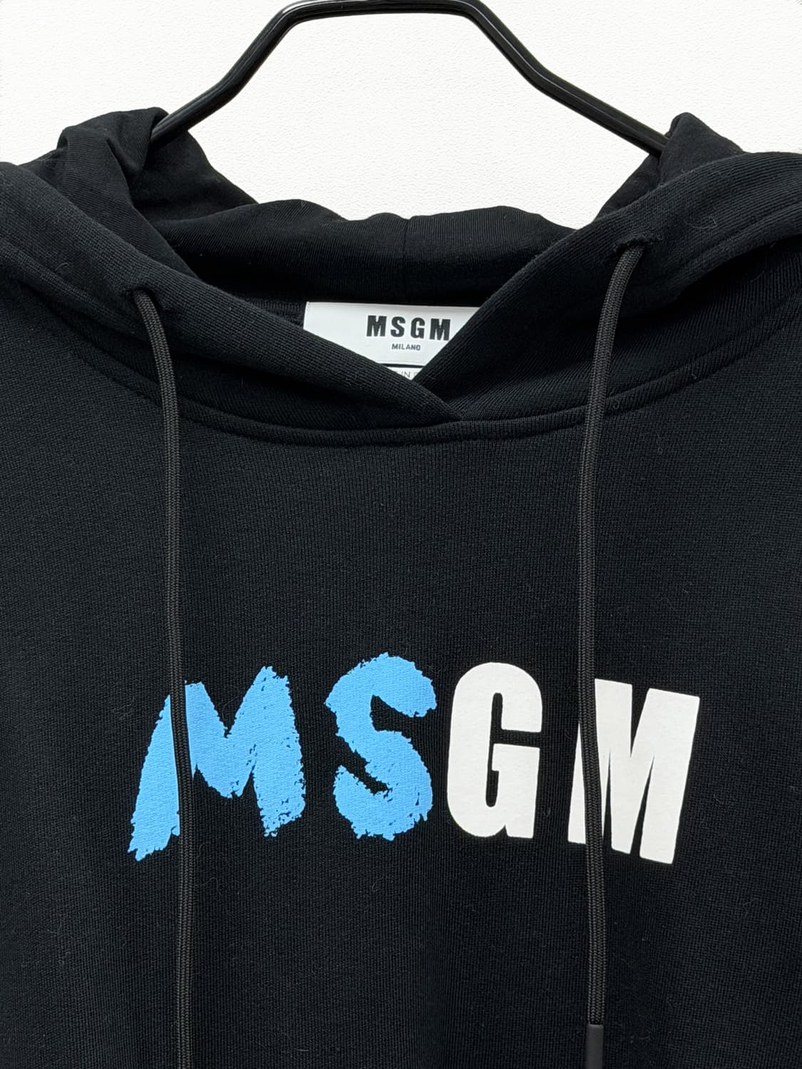 MSGM 페인티드 브러쉬 로고 크롭 후드 티셔츠 상품이미지4