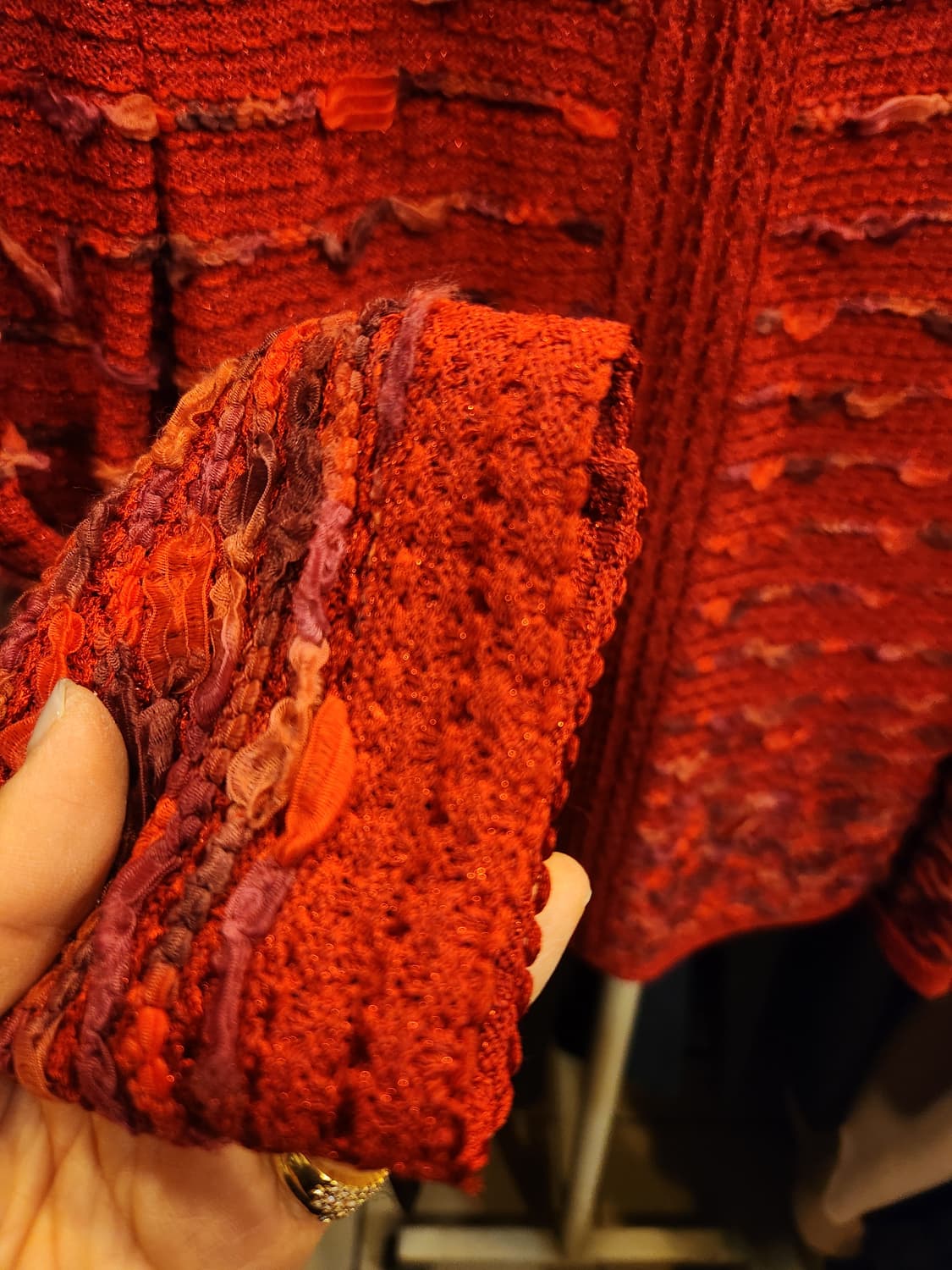 세인트존 꾸뛰르 레드 니트 쉬머 부클 지퍼 스웨터재킷 상품이미지5