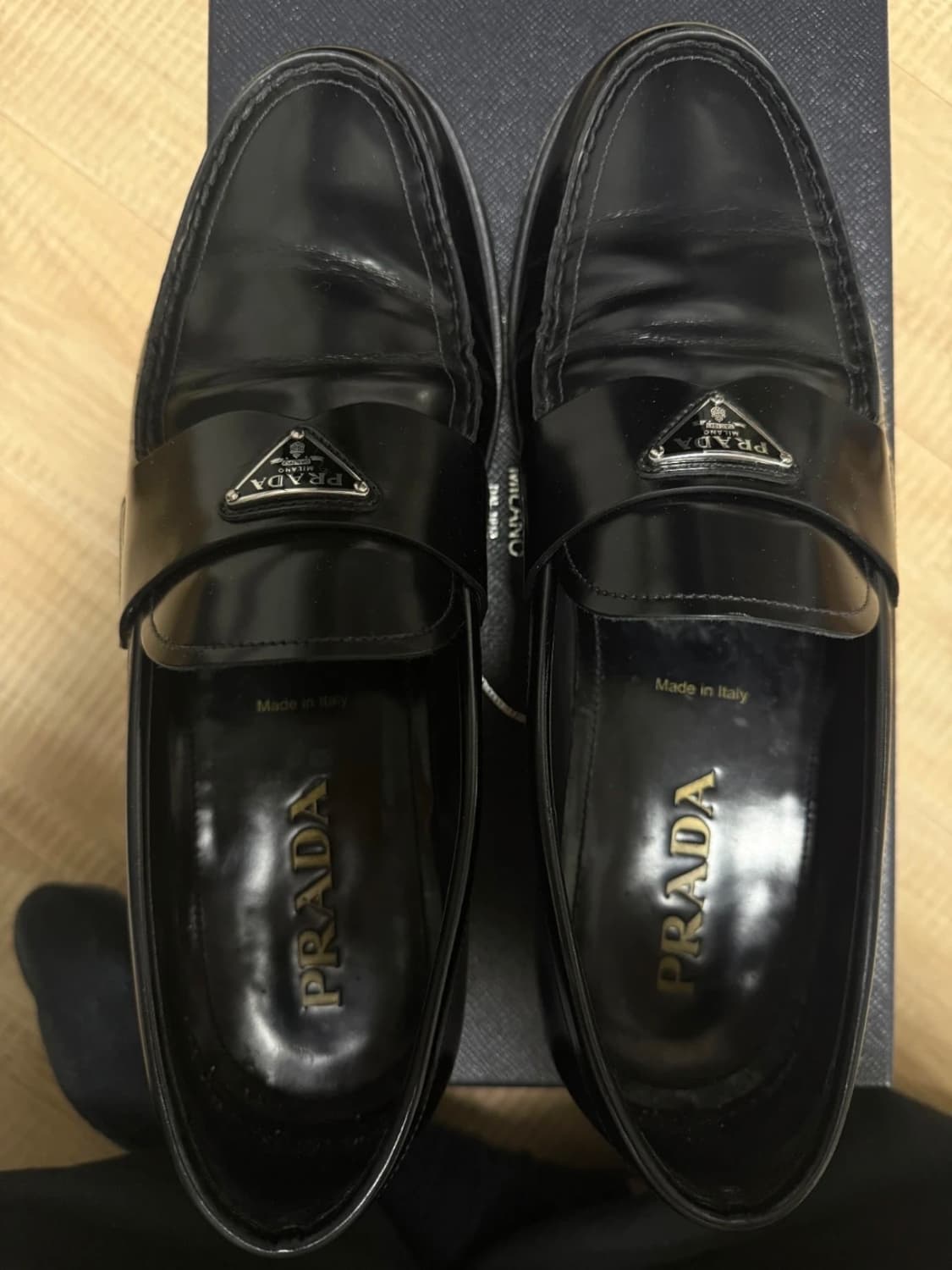 프라다 브러시드 삼각로고 로퍼 8.5사이즈(270~275) 상품이미지3