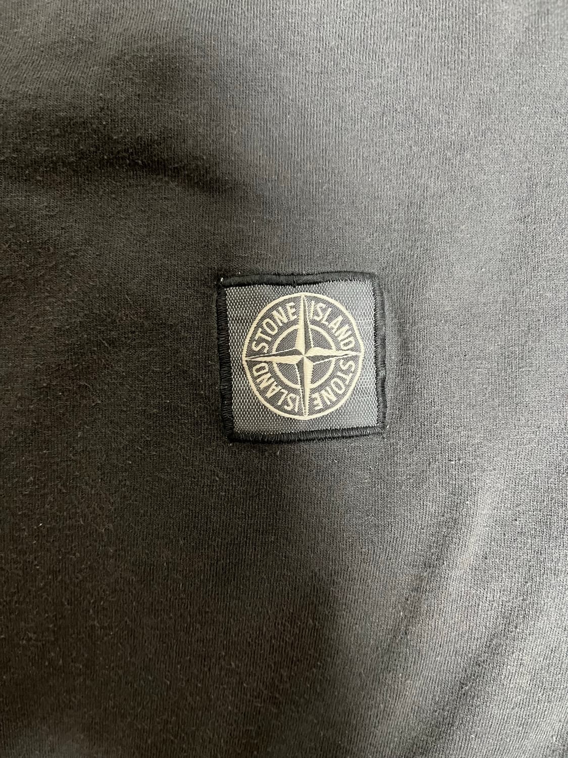 스톤아일랜드 반팔 그레이 로고 패치 상품이미지2