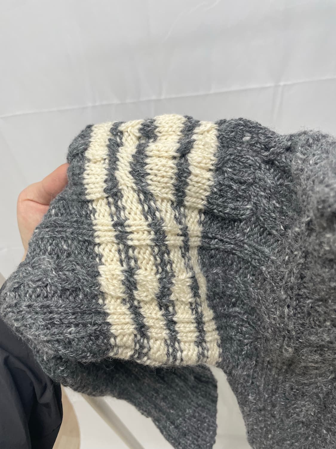 톰브라운 아란케이블 사선완장 니트 [4] 상품이미지3