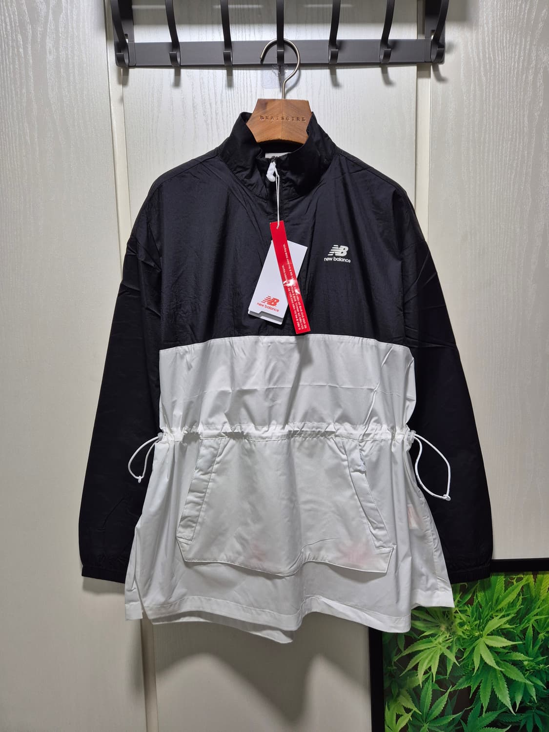 뉴발란스 블랙/화이트 아노락 바람막이 상품이미지9