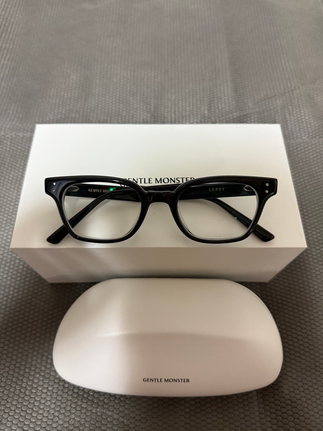 젠틀몬스터 르로이 풀박스 상품이미지1