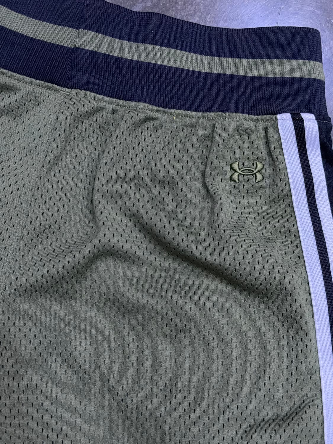 언더아머 메쉬 코트사이드 반바지 9인치 쇼츠 카키 블랙 L 상품이미지8