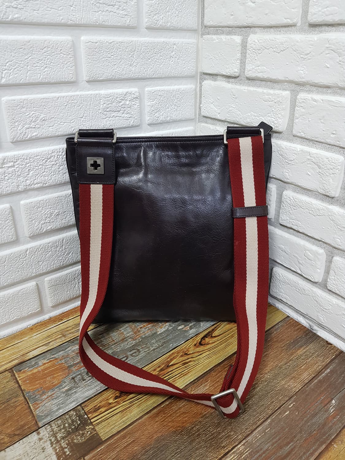 [정품] 발리 가죽 크로스백 다크브라운 상품이미지2