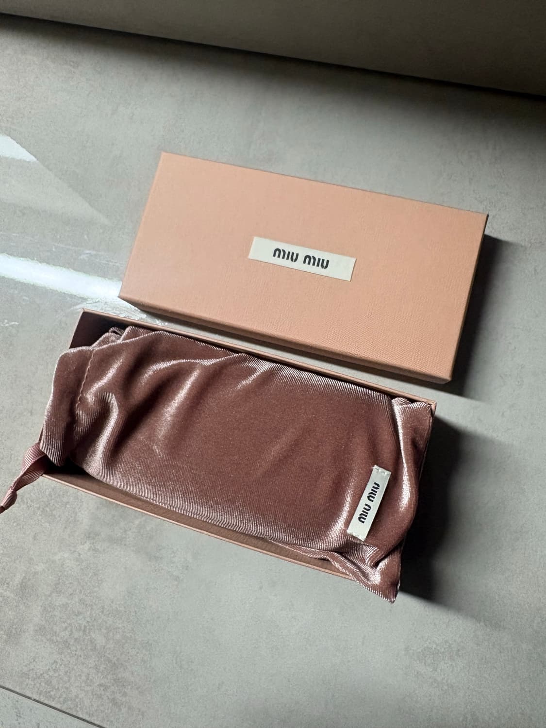 미우미우 로고 템플 스퀘어 안경 상품이미지2