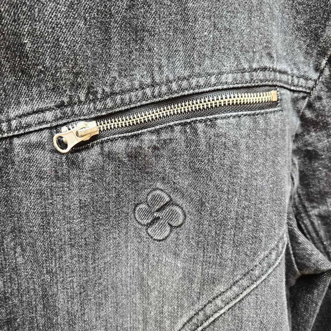 후드후드 엠보싱 데님 바이커 자켓 블랙 상품이미지3