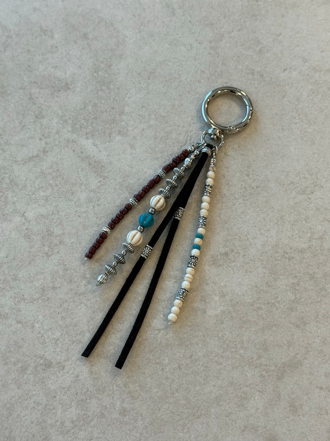 산호 호박석 터키포인트 브라운 스웨이드 키링 상품이미지1