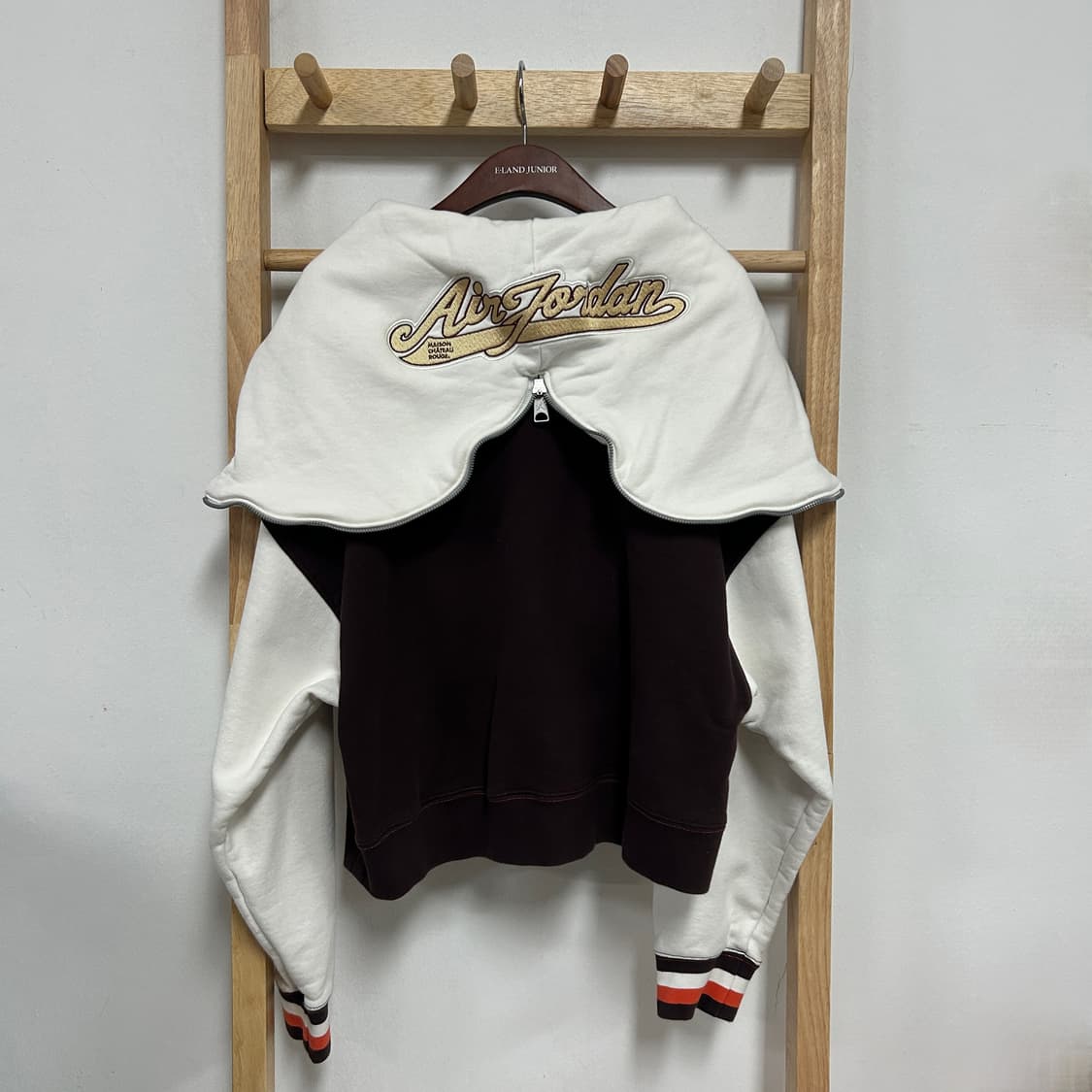 조던 x 메종 샤또 루즈 플리스탑 브라운 바샬트 세일 상품이미지6