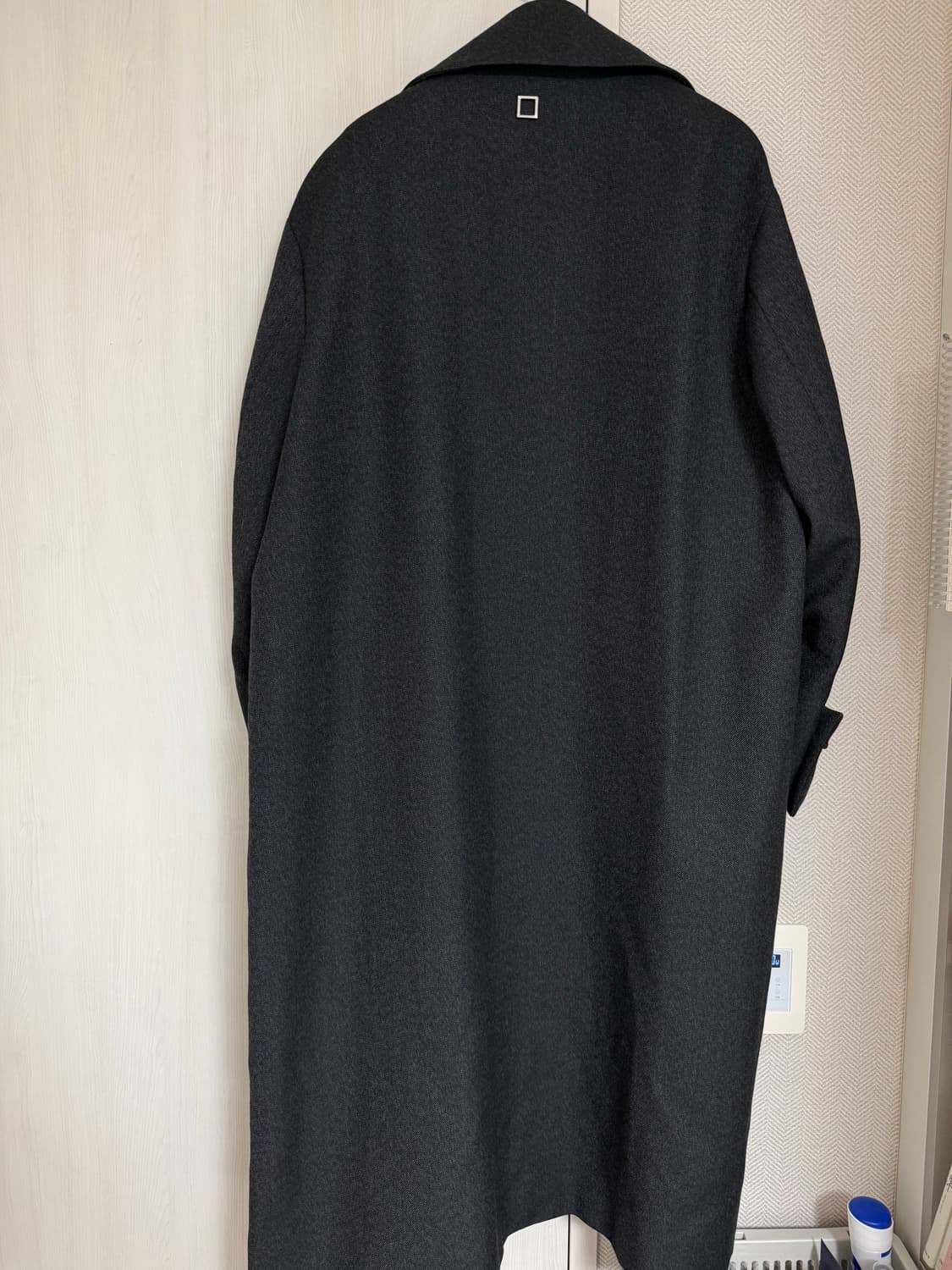 (48) 22ss 우영미 울 커프스 디테일 턴업 코트 블랙 상품이미지2