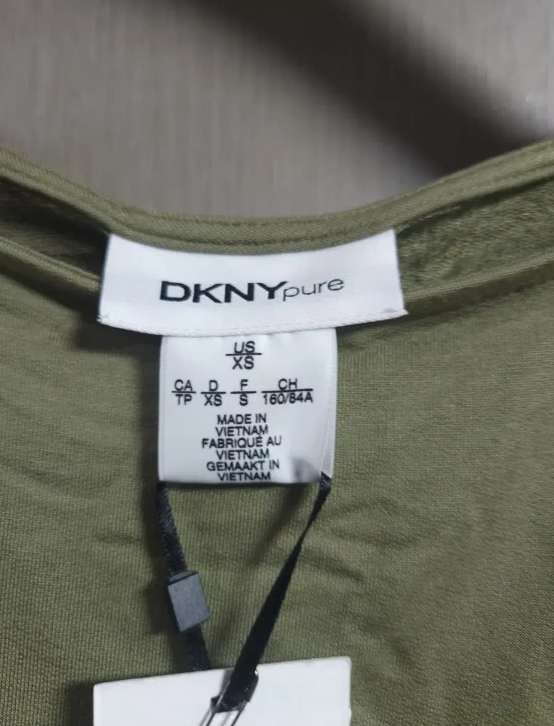 새상품] 백화점정품 DKNY 민소매 티, XS 상품이미지3