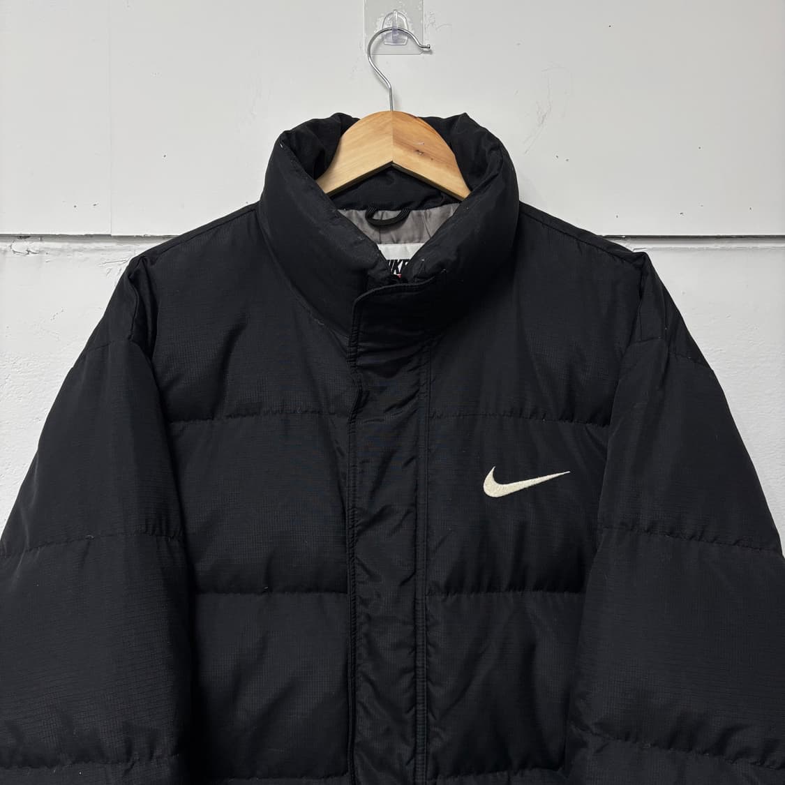 나이키 00s 스우시 블랙 패딩 상품이미지2