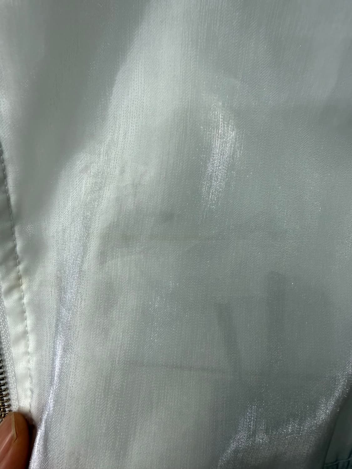 정품) 나이키 여성 AIR 화이트 바람막이 M 상품이미지4