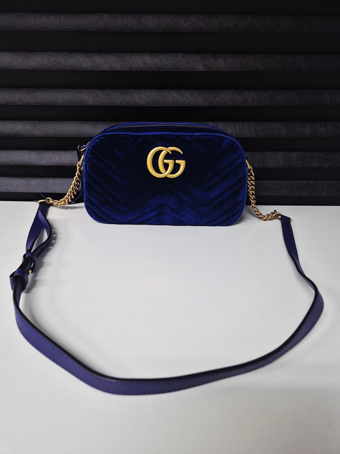 (상태 최상급)구찌GG 마틀라세 벨벳 카메라백 스몰 상품이미지3