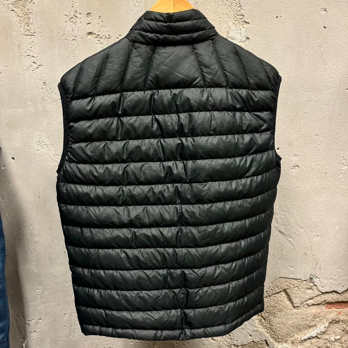 파타고니아 멘즈 경량 패딩조끼 상품이미지5