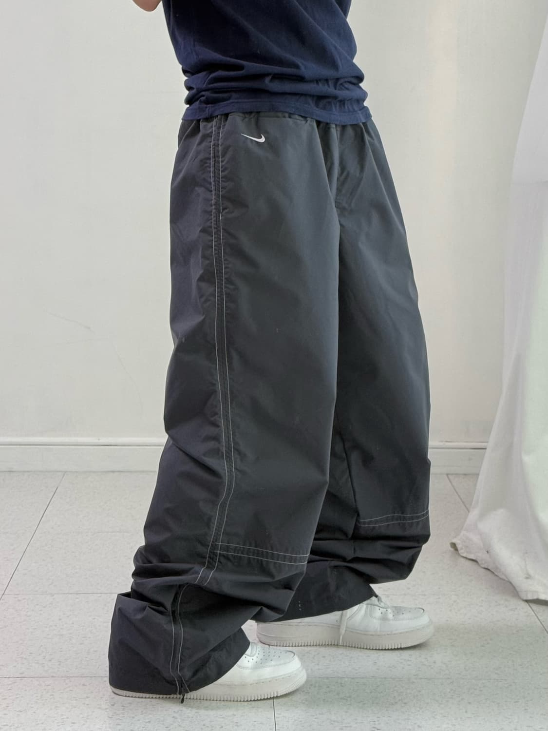 나이키 뮤트 스티치 트랙팬츠 상품이미지2
