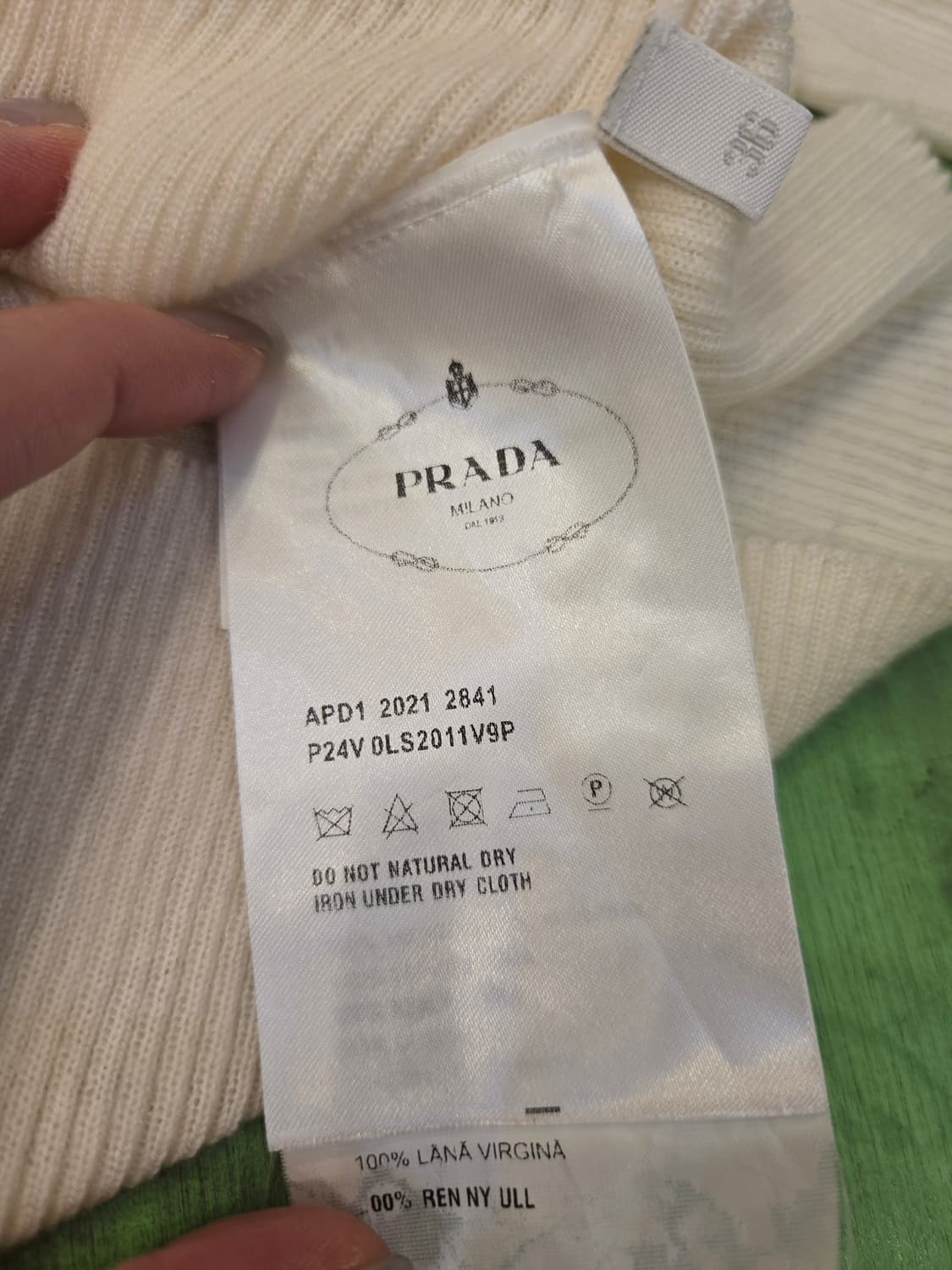 프라다로고 니트티 상품이미지4