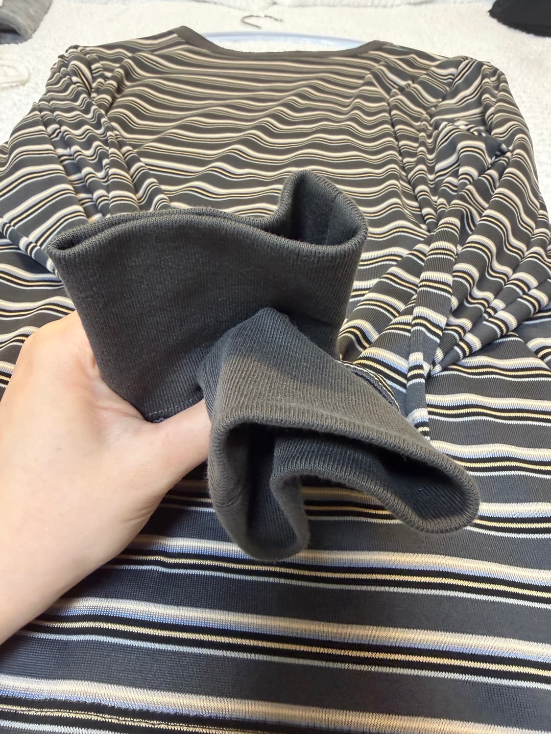 리본빛Dylan Long Sleeve Tee - Black Striped 상품이미지5