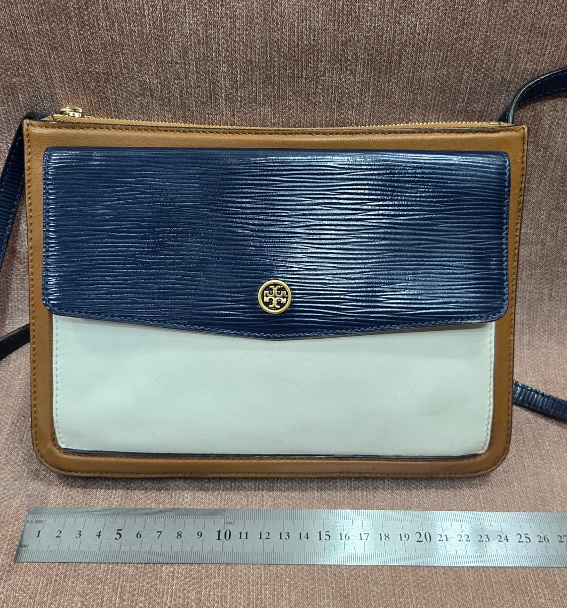 토리버치 가방 네이비/아이보리 크로스백 상품이미지1