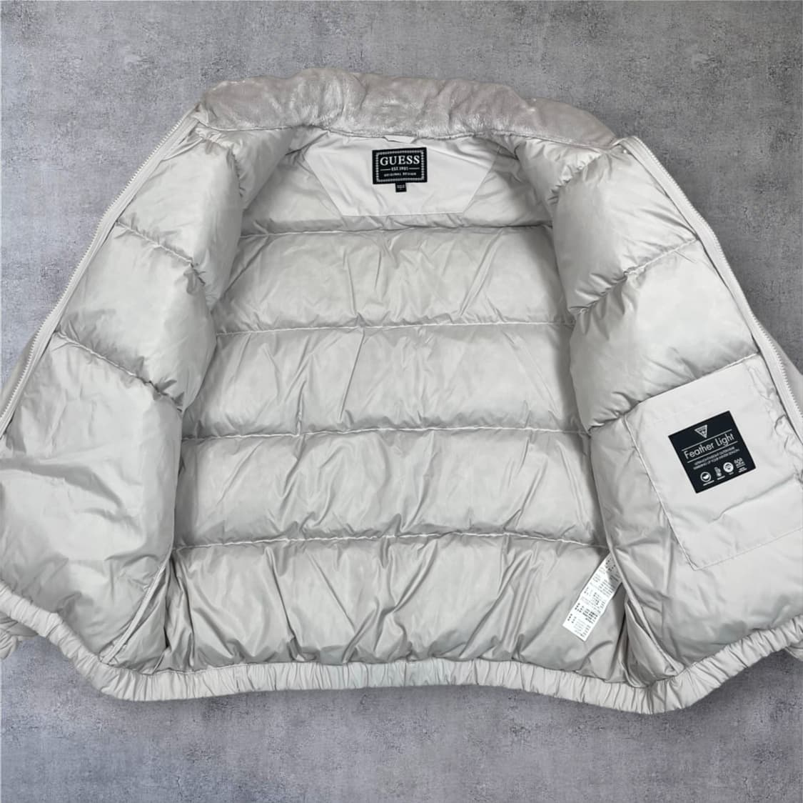 게스 Guess 라이트그레이 페더라이트 구스다운 푸퍼 패딩 L 상품이미지3