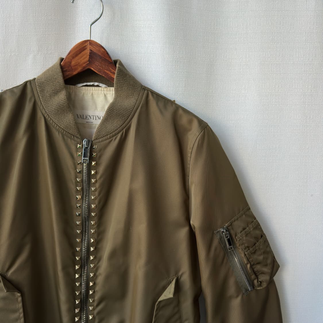 발렌티노 락스터드 봄버 자켓 카키 50사이즈 상품이미지2