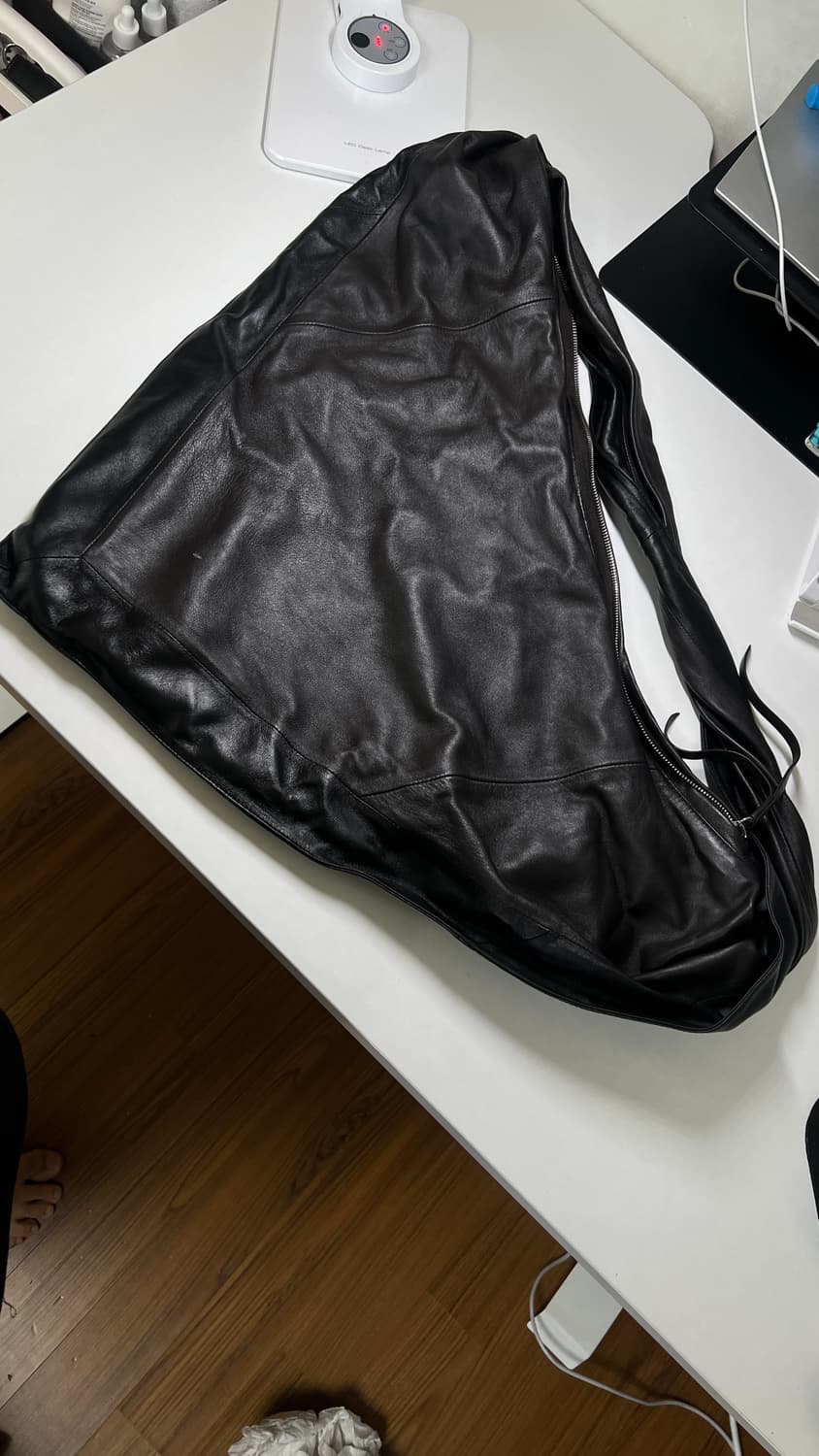 르메르 스카프백 라지 다크초콜릿 상품이미지3