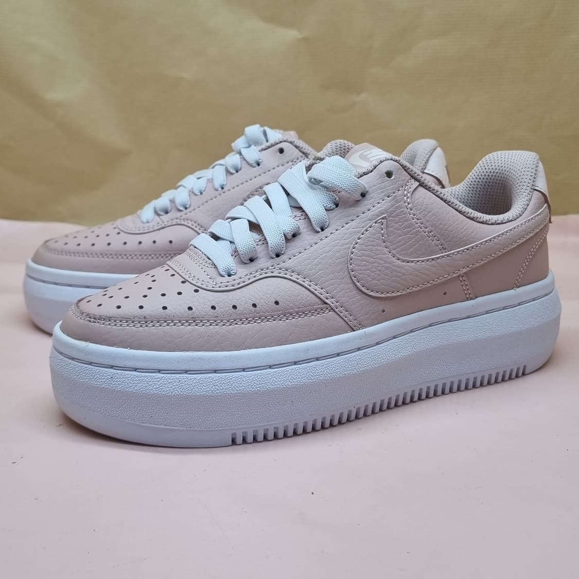 나이키 코트비전알타 여성운동화230 상품이미지1