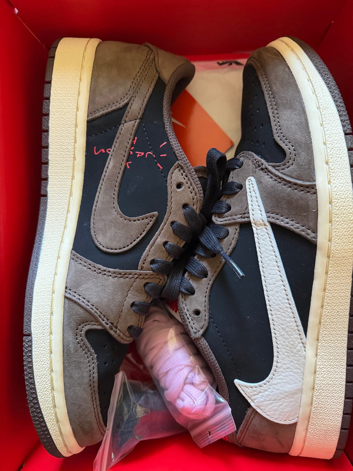 조던1X트래비스 스캇 레트로 로우og 모카 상품이미지5