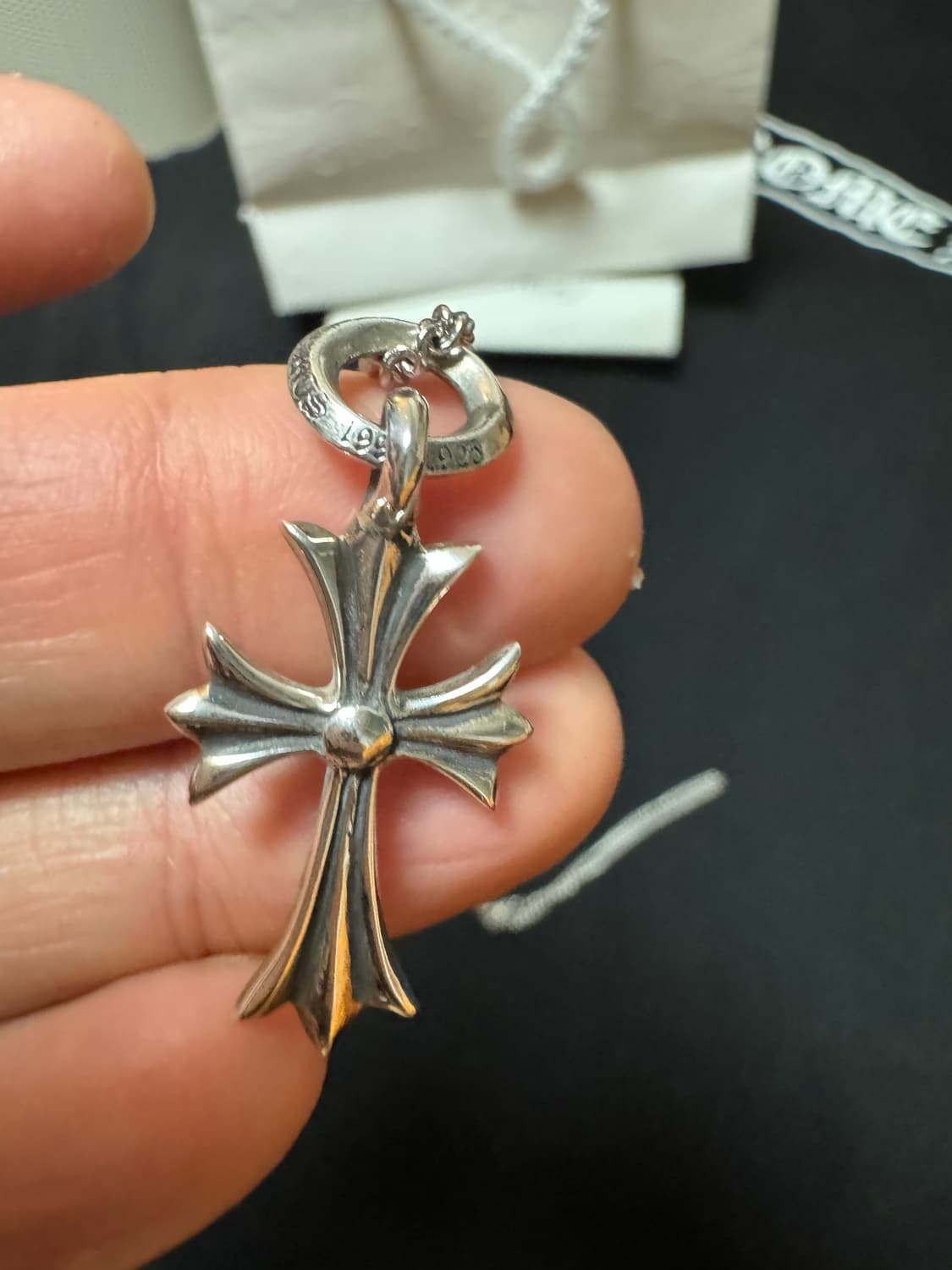 크롬하츠 타이니 크로스 참 펜던트 실버 목걸이 상품이미지6