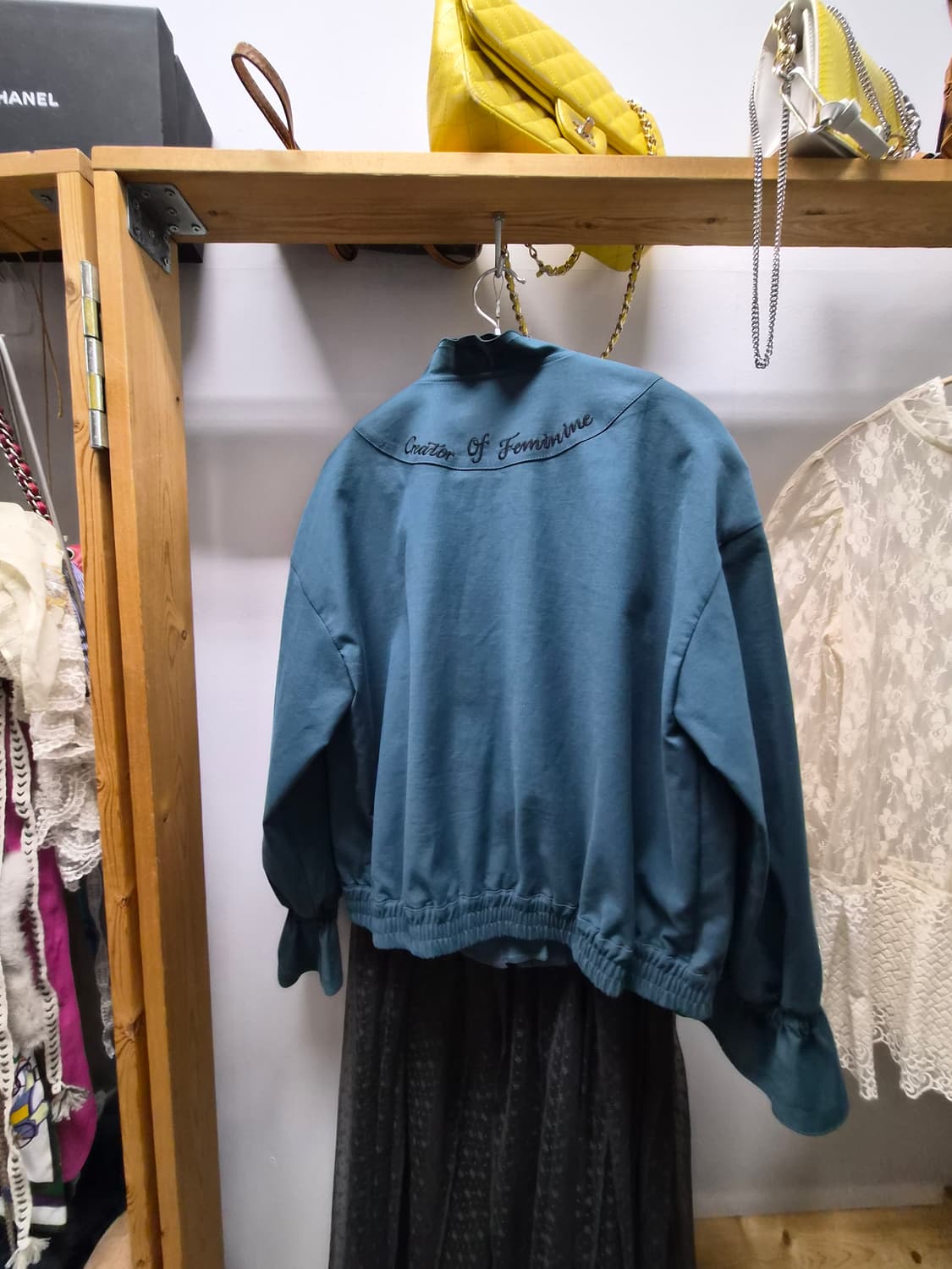 티렌 아트 자수 블루종 점퍼.질스튜어트 레이스샤 스커트 상품이미지6