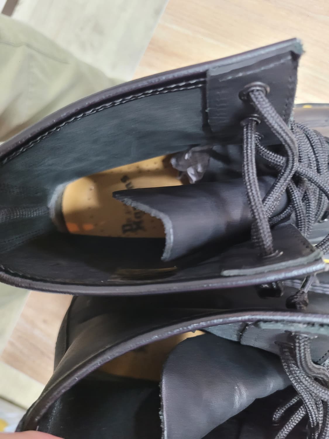 Dr.martens 닥터마틴 1460 블랙 8홀 워커 부츠 상품이미지7