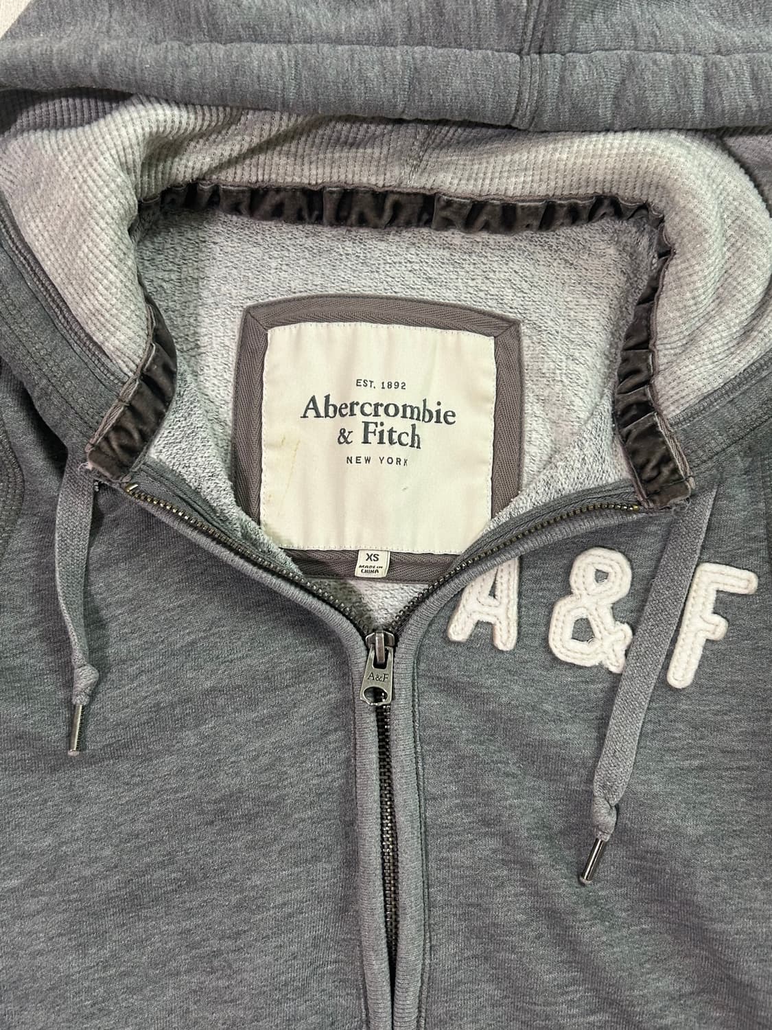 유일매물 대대장 아베크롬비 딱붙 진그레이 팔 패치 후드집업 상품이미지6