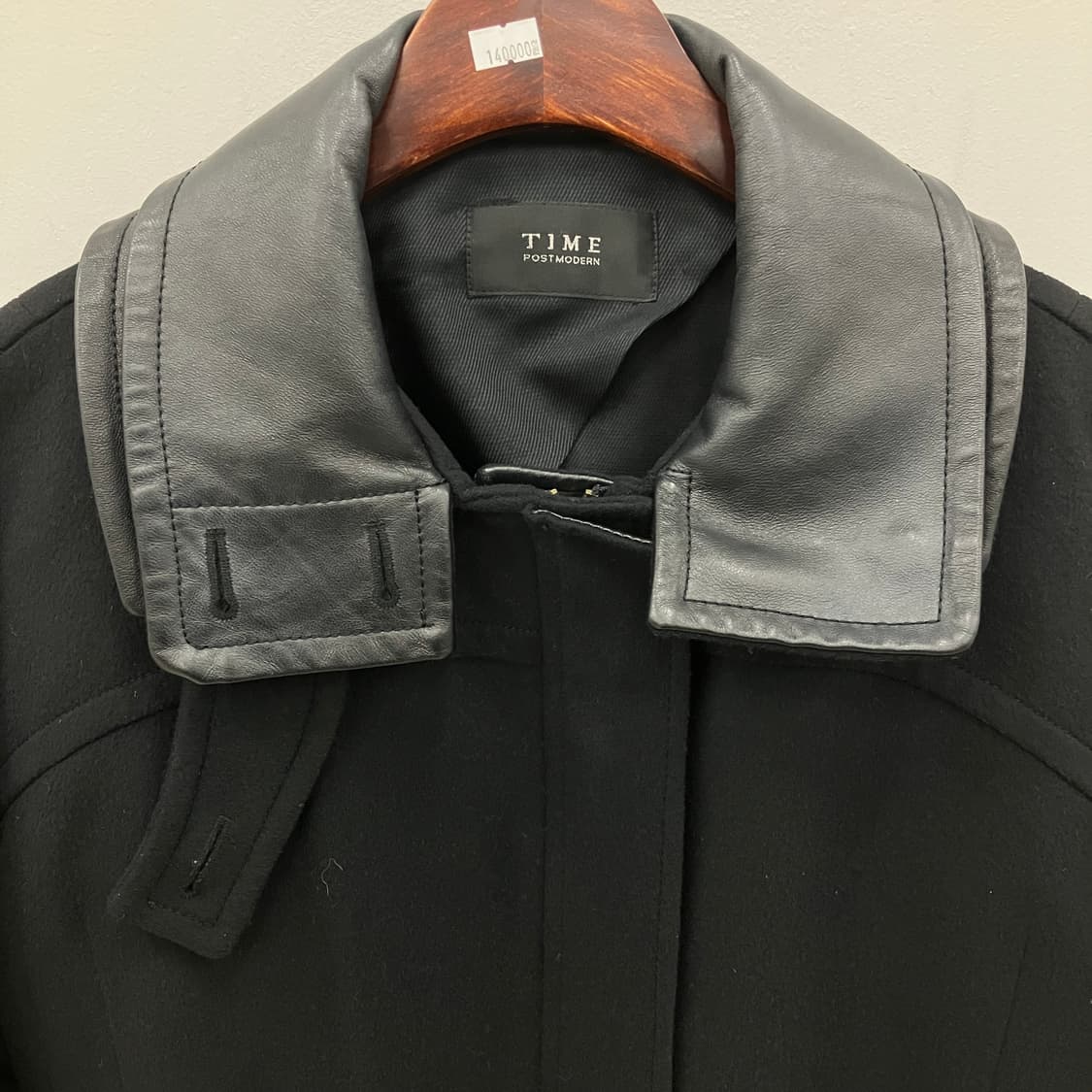 타임 블랙 캐시미어 혼방 가죽 하이넥 카라 싱글 롱 코트 상품이미지4