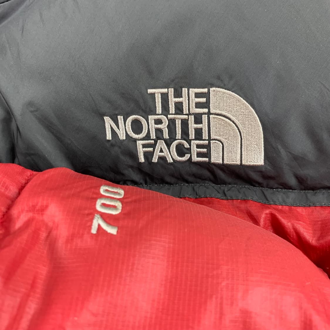 노스페이스 눕시 700 구스다운 패딩 레드 상품이미지4