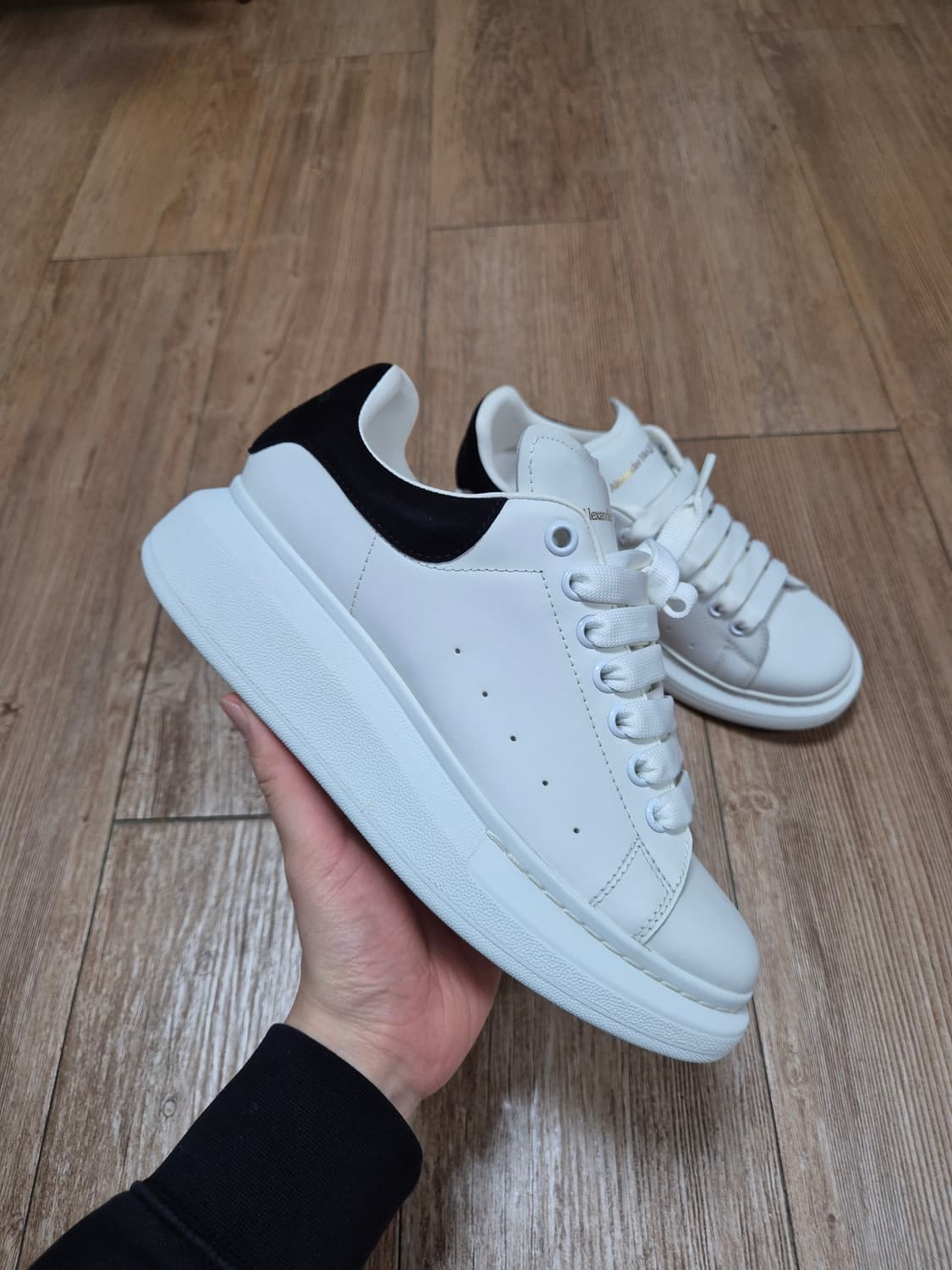 새상품컨디션 알렉산더 맥퀸39-250 상품이미지2