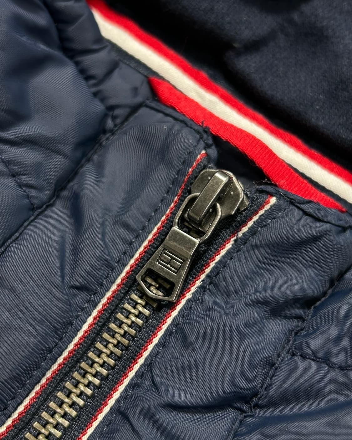 타미힐피거 네이비 경량 패딩 집업 상품이미지7