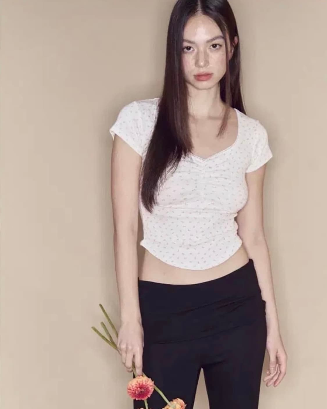 플리즈노팔로우 꽃 플라워 패턴 스퀘어넥 보트넥 반팔티 화이트 흰색 셔링 상품이미지2
